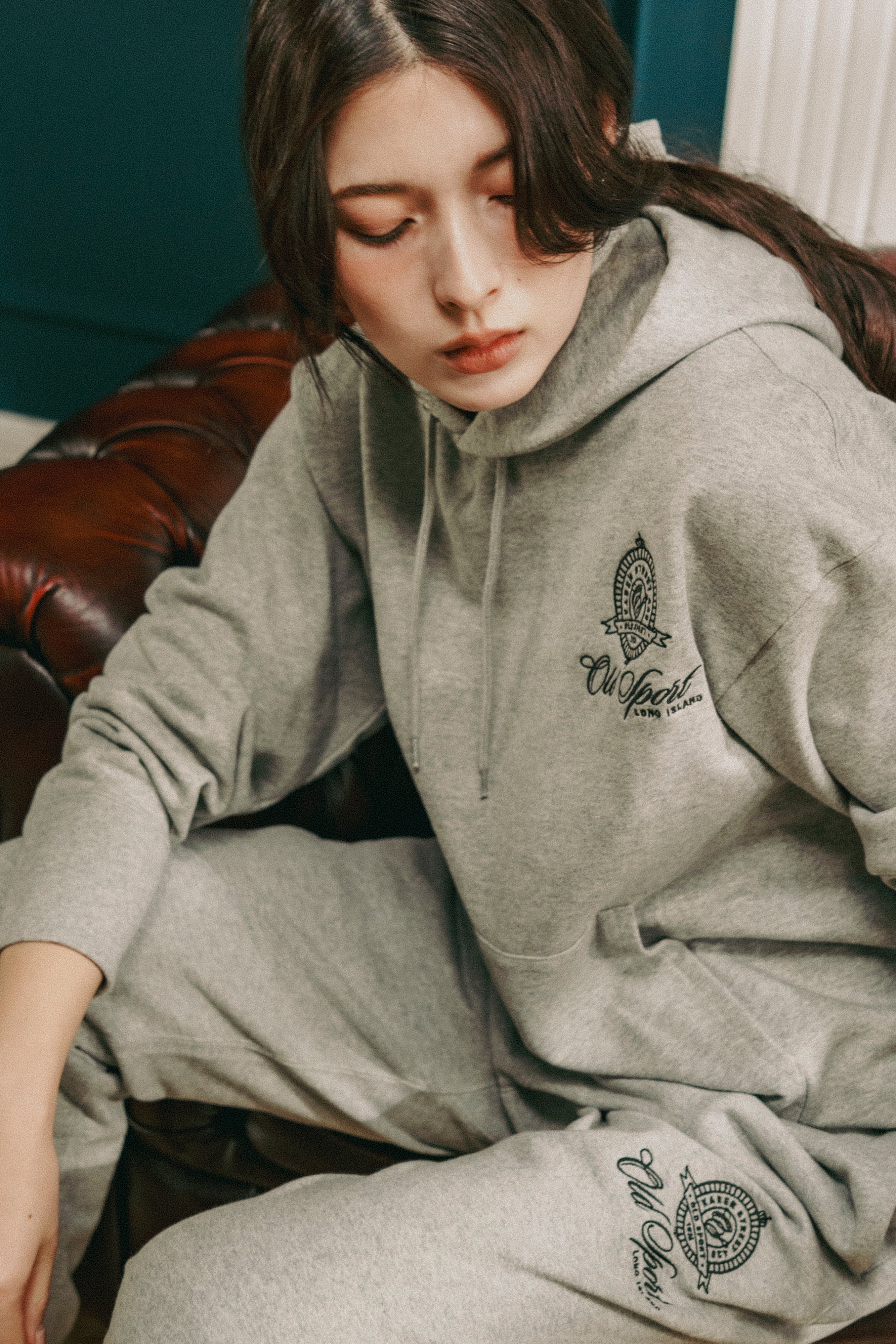 エンブレムスウェットパンツ GRAY