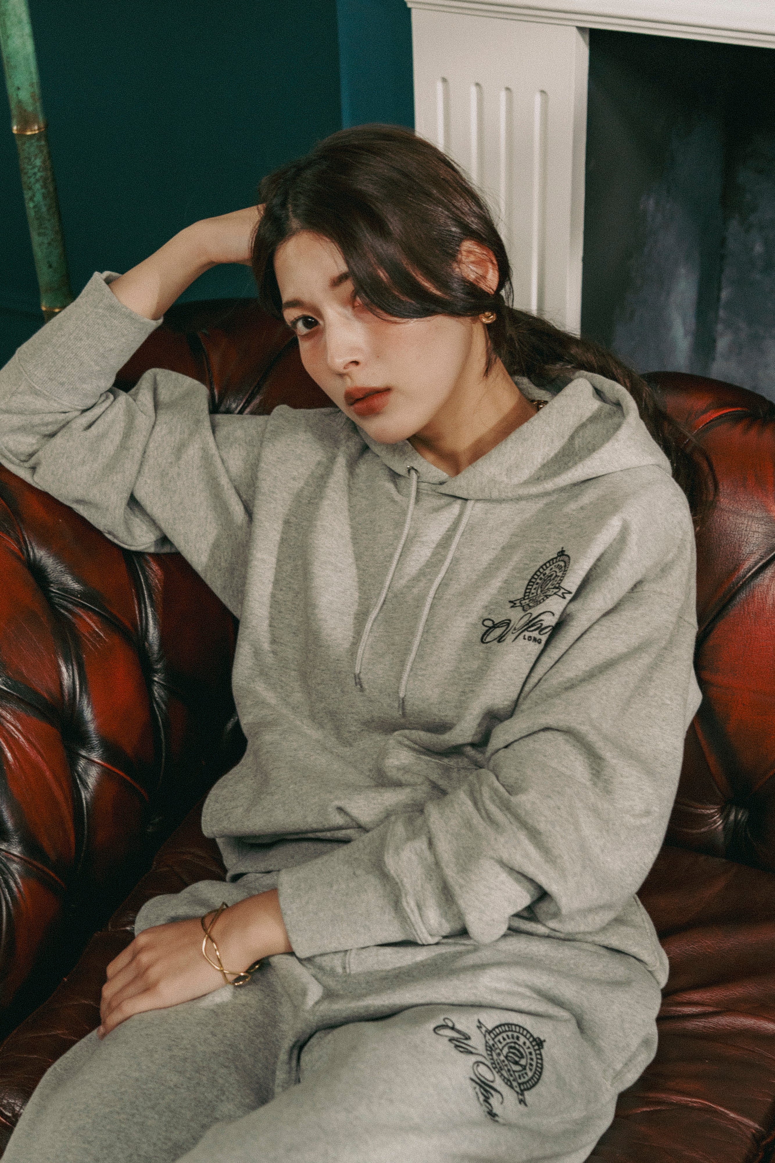 エンブレムスウェットパンツ GRAY