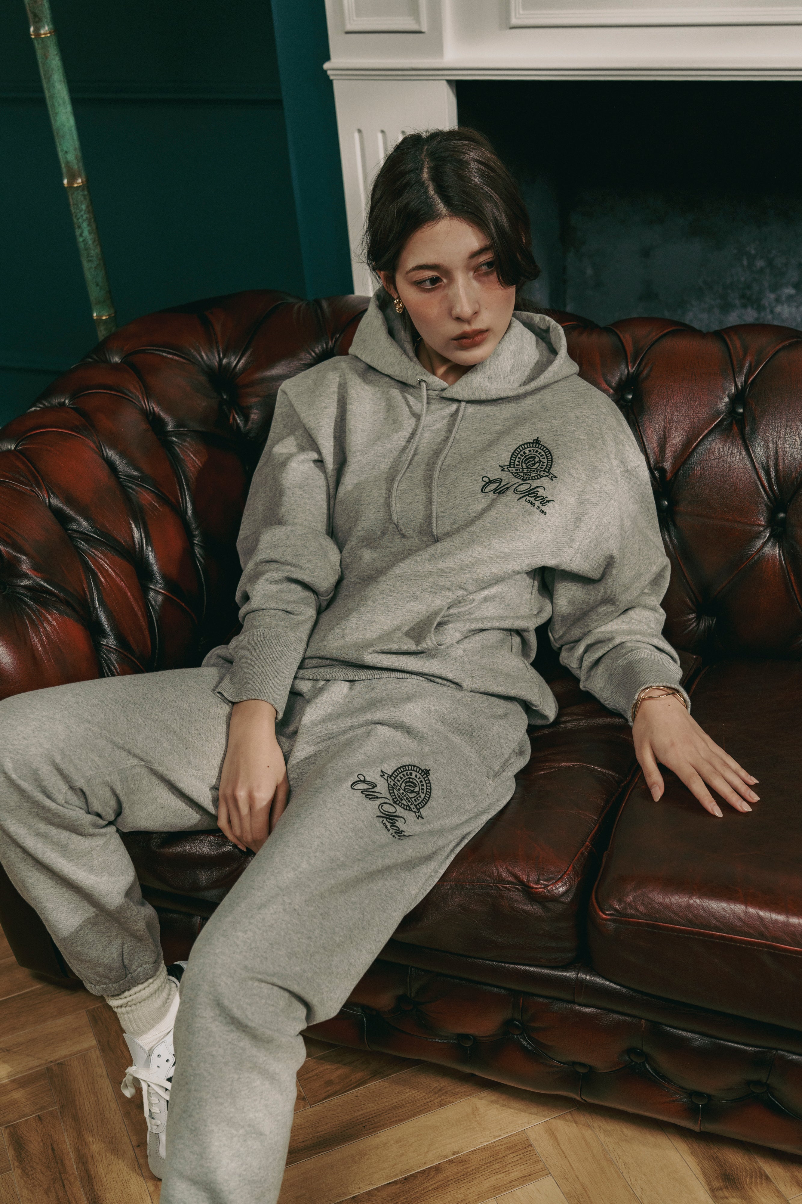 エンブレムスウェットパンツ GRAY