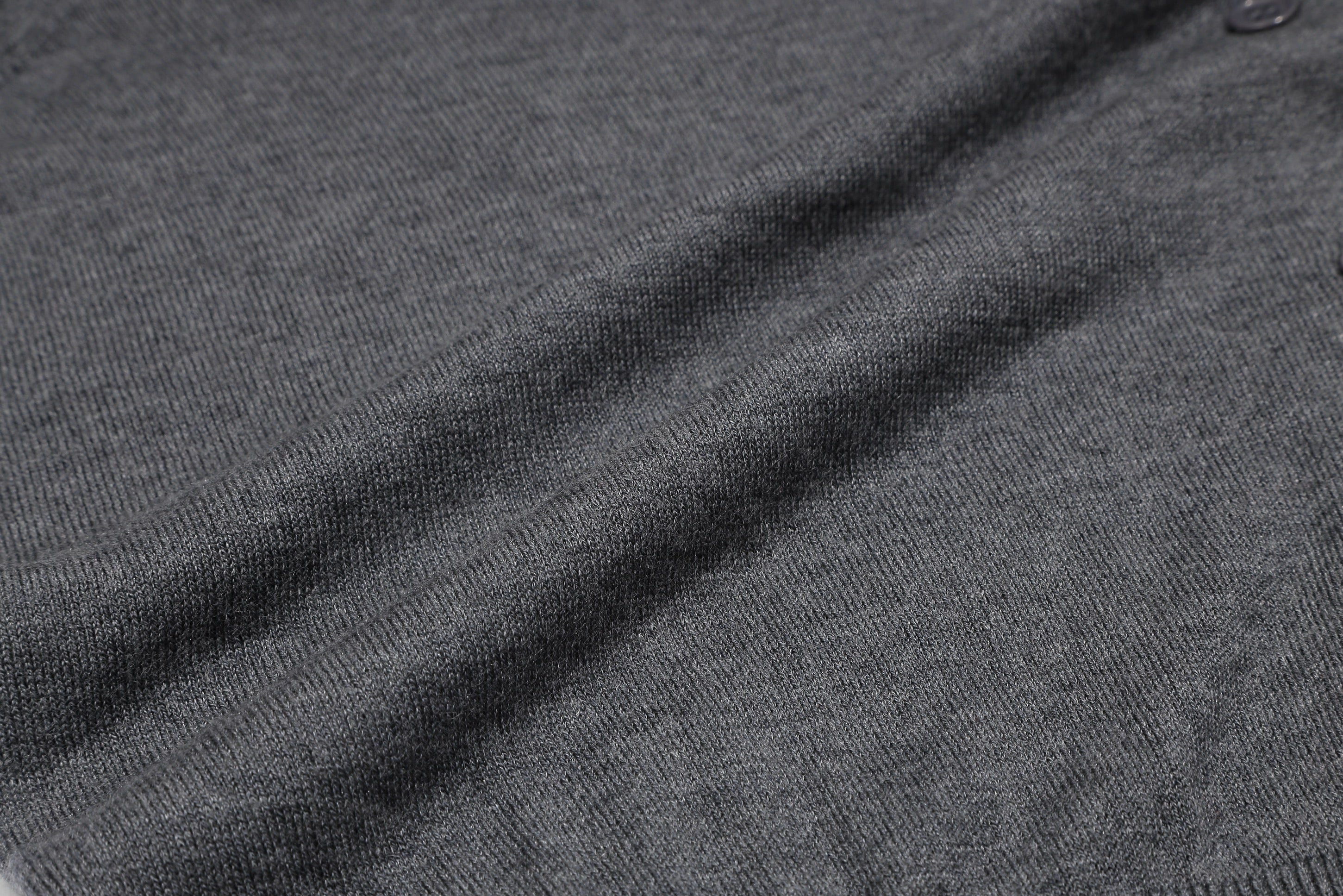 *Pre-Order* OSロゴ刺繍ニットカーディガン GRAY