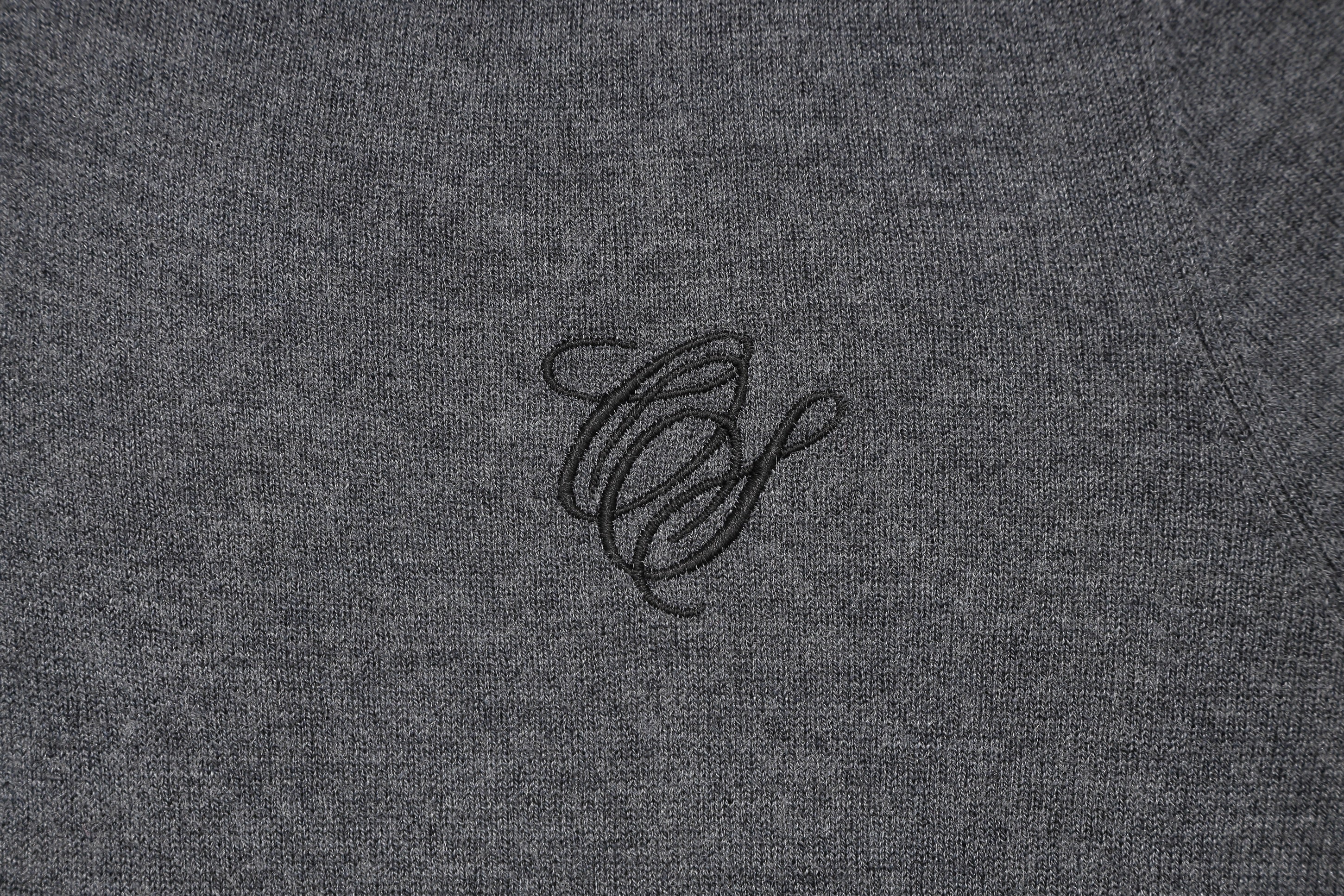 ＊Pre-Order＊　OSロゴ刺繍ニットカーディガン GRAY