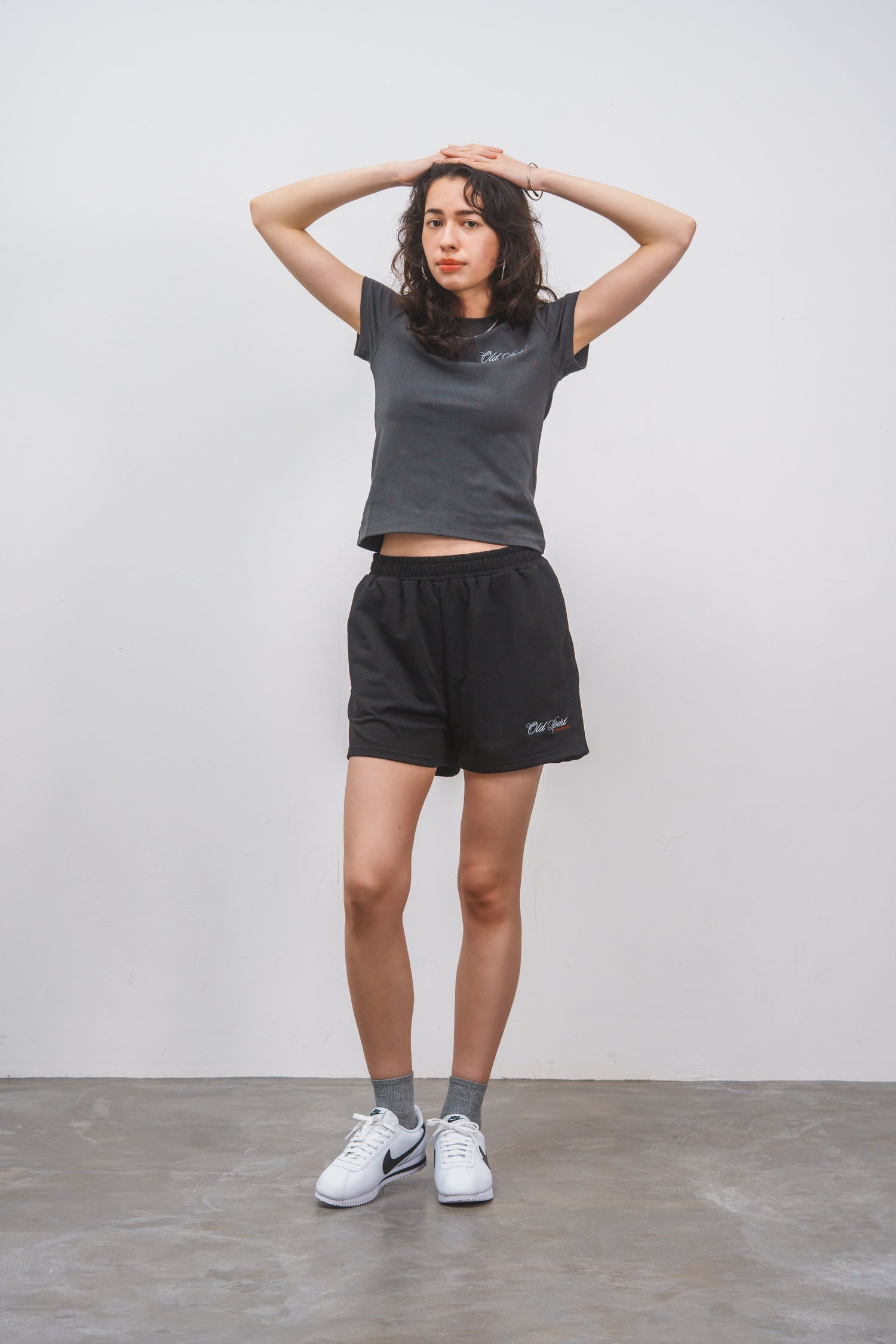 Old Sportロゴ刺繍Tシャツ　CHARCOAL